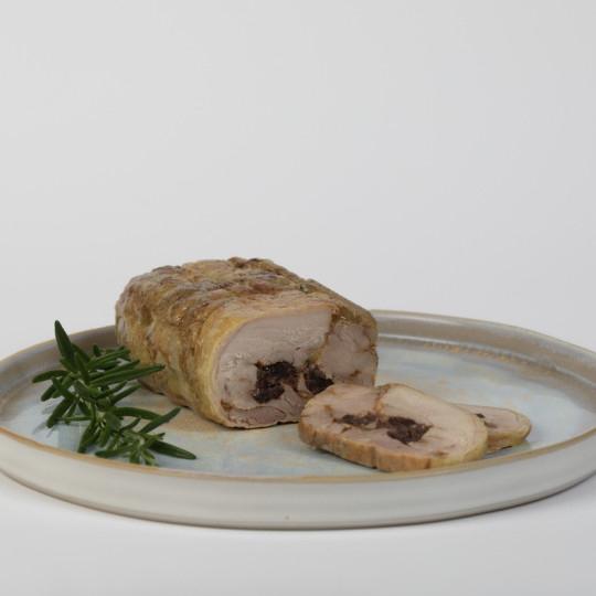 Paukštienos vyniotinis su spanguolėmis vakuume